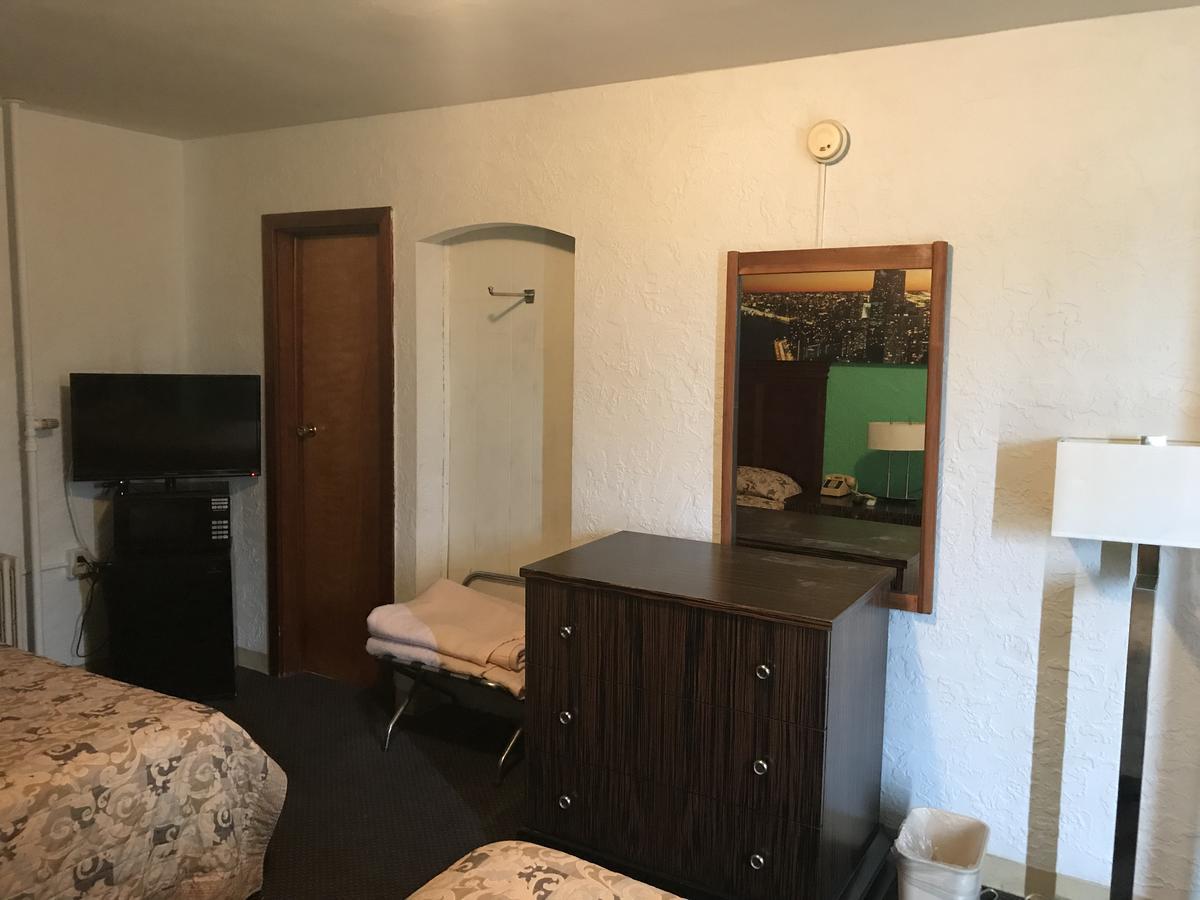 Fiesta Motel Pontiac Eksteriør billede