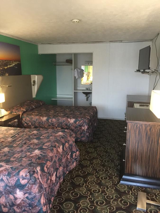 Fiesta Motel Pontiac Eksteriør billede